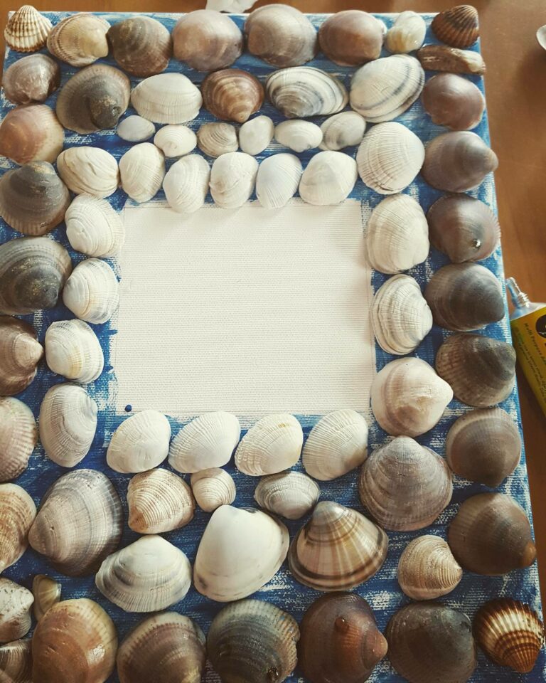 On vous montre comment faire un tableau avec des coquillages