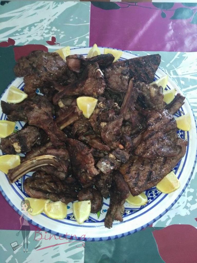 un plat de méchoui tunisien