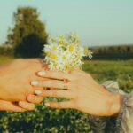 علامات الحب و إهتمام