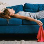 femme fatiguée du ménage
