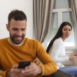 9 Différentes réactions de femmes face à l'infidélité