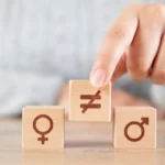 Femme célibataire jugée, homme célibataire valorisé