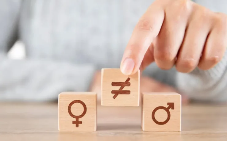 Femme célibataire jugée, homme célibataire valorisé