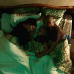 Scènes du film tunisien Round 13 de Mohamed Ali Nahdi, autour d’un père confronté à la maladie de son enfant et au combat quotidien